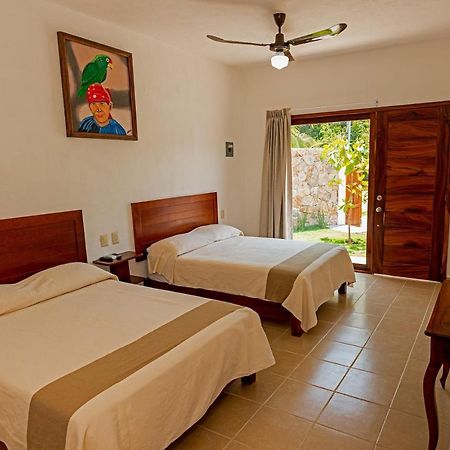Hotel Casa Victoria Zihuatanejo Exterior photo