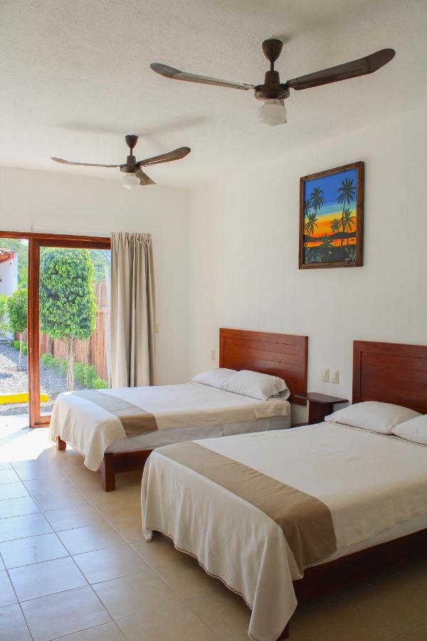 Hotel Casa Victoria Zihuatanejo Exterior photo