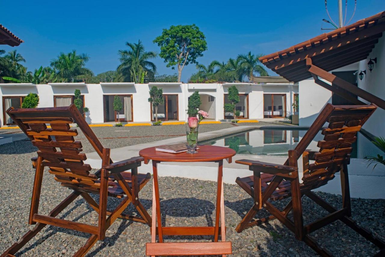 Hotel Casa Victoria Zihuatanejo Exterior photo